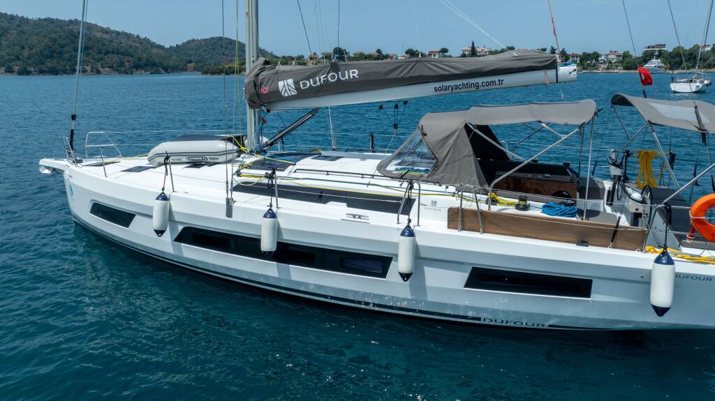 Sailing yacht Dufour 44 Alfasyr