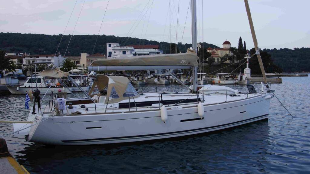 Sailing yacht Dufour 450 GL Maroussa