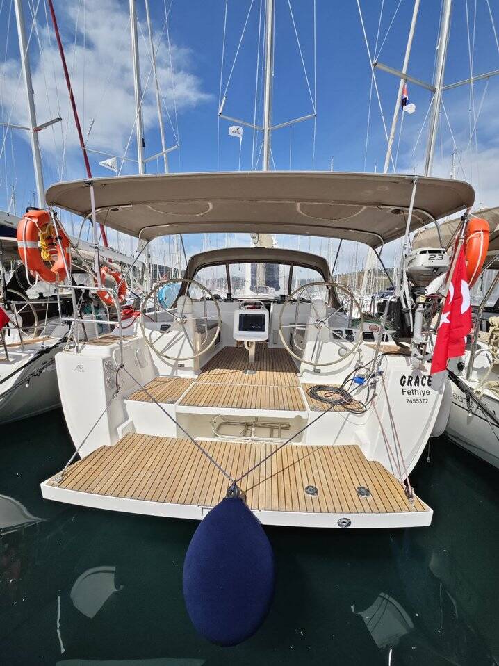 Sailing yacht Dufour 450 GL Grace