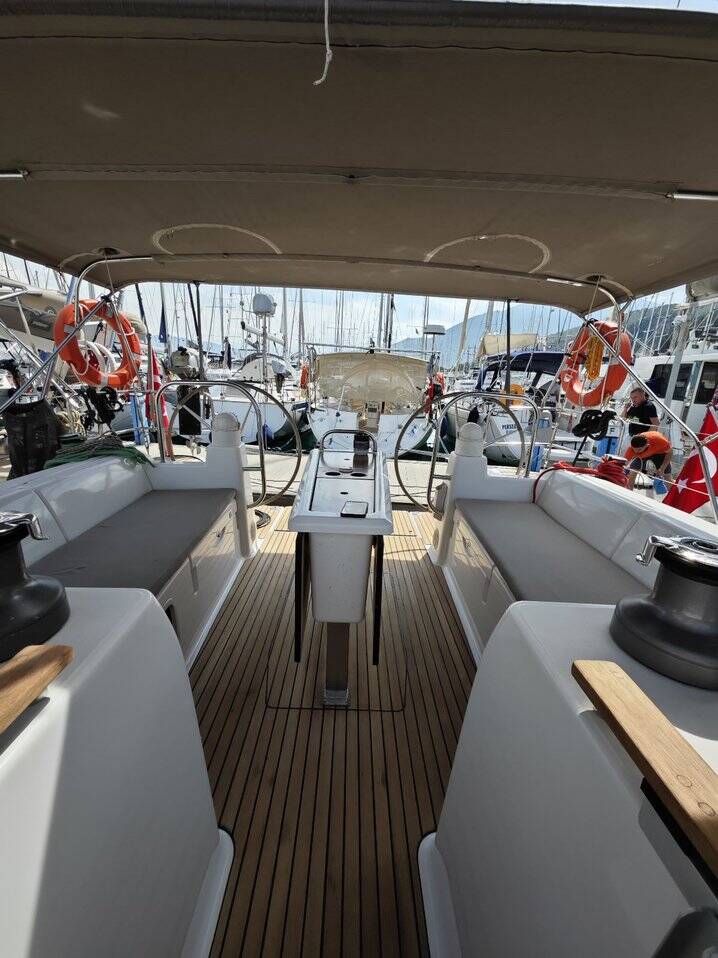 Sailing yacht Dufour 450 GL Grace