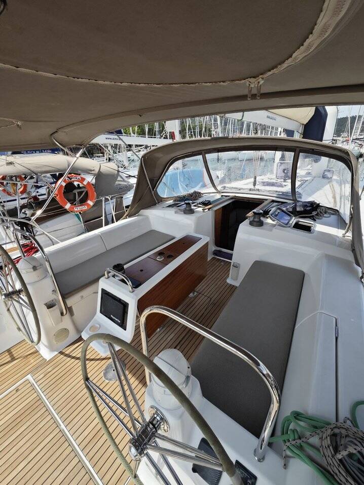 Sailing yacht Dufour 450 GL Grace