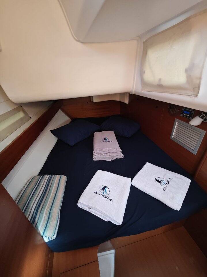 Sailing yacht Dufour 450 GL Grace