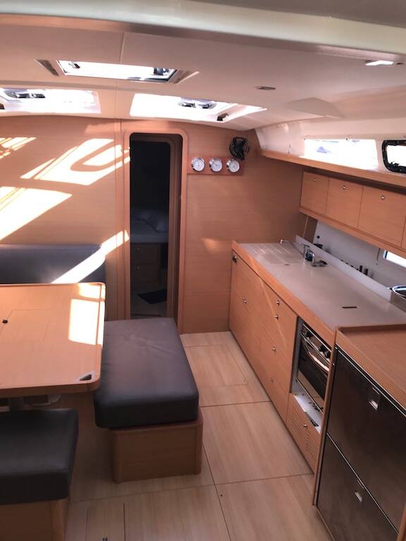 Sailing yacht Dufour 460 GL Familia