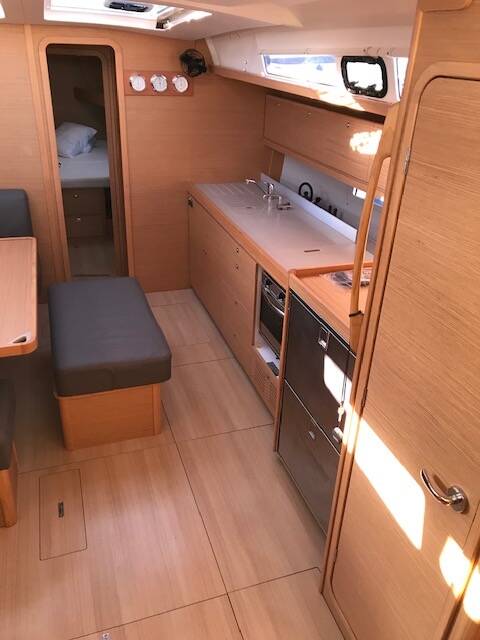 Sailing yacht Dufour 460 GL Familia