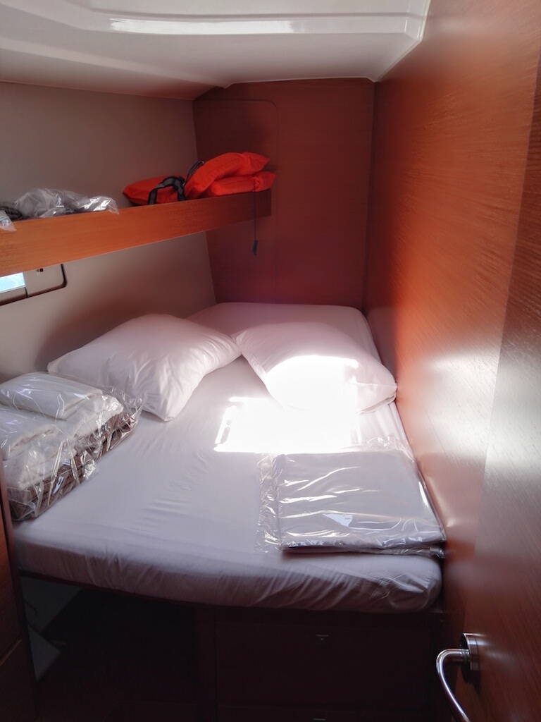 Sailing yacht Dufour 460 GL Familia