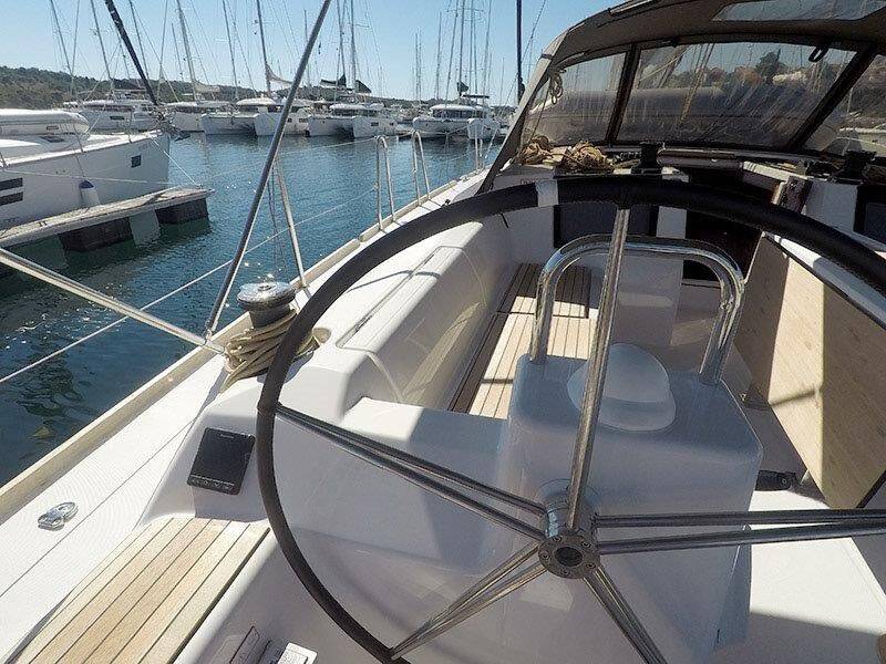 Sailing yacht Dufour 460 GL Petra