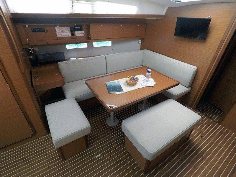 Sailing yacht Dufour 460 GL Petra