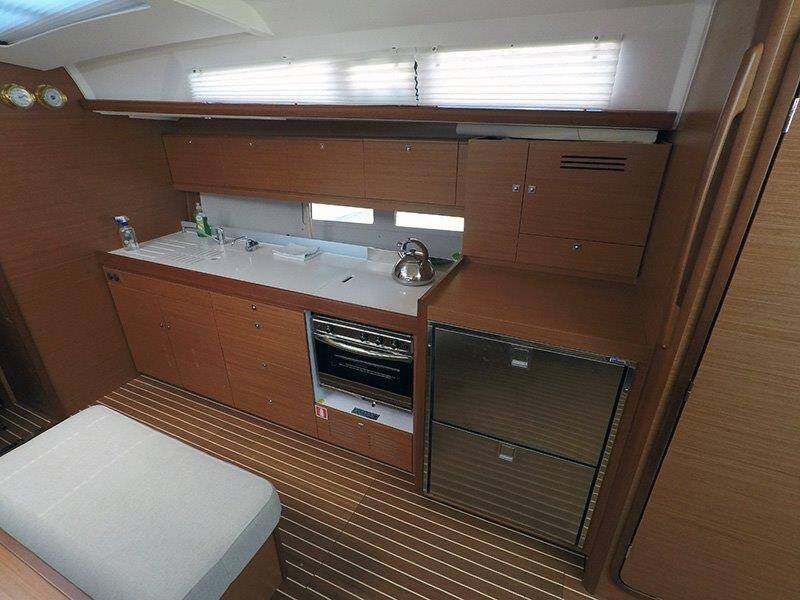 Sailing yacht Dufour 460 GL Petra