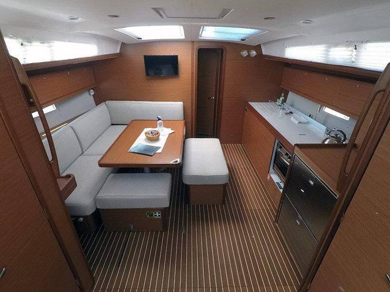 Sailing yacht Dufour 460 GL Petra