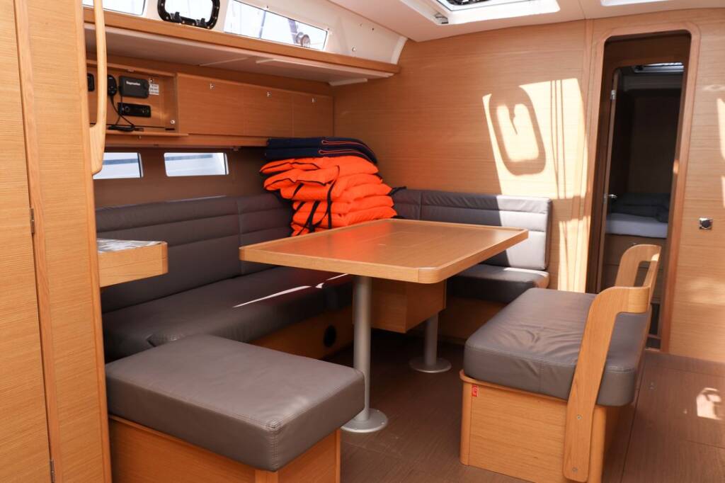 Sailing yacht Dufour 460 GL Eva