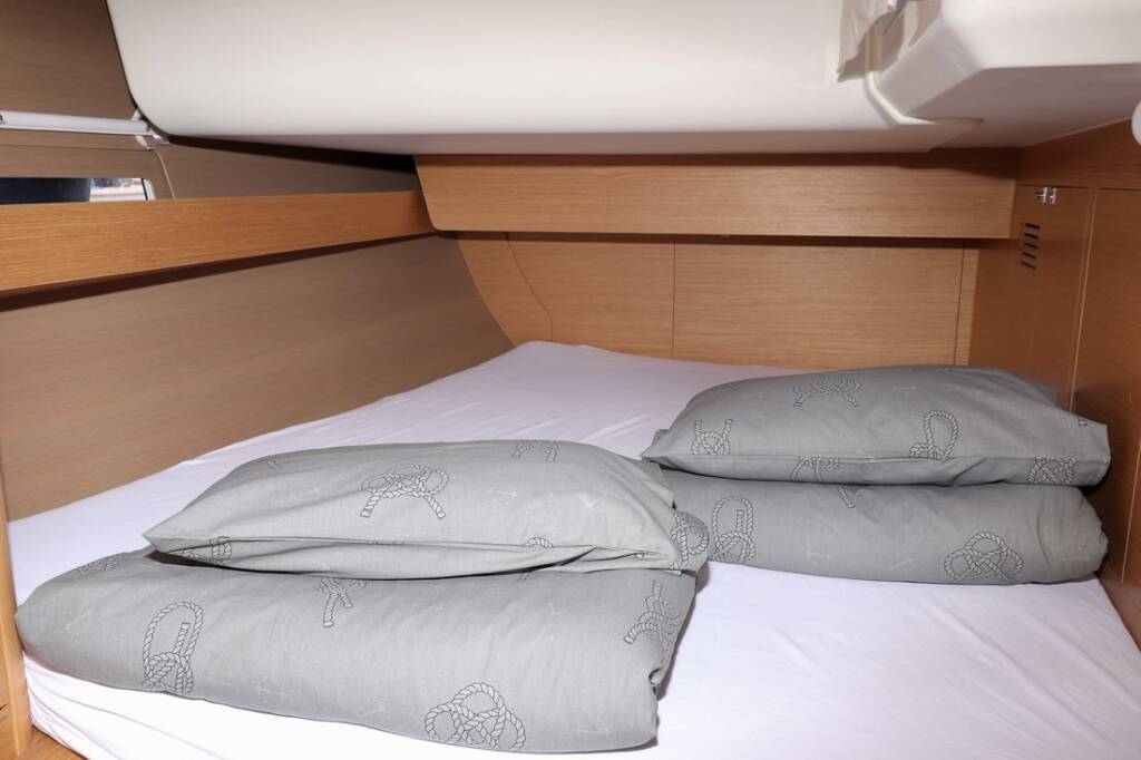 Sailing yacht Dufour 460 GL Eva