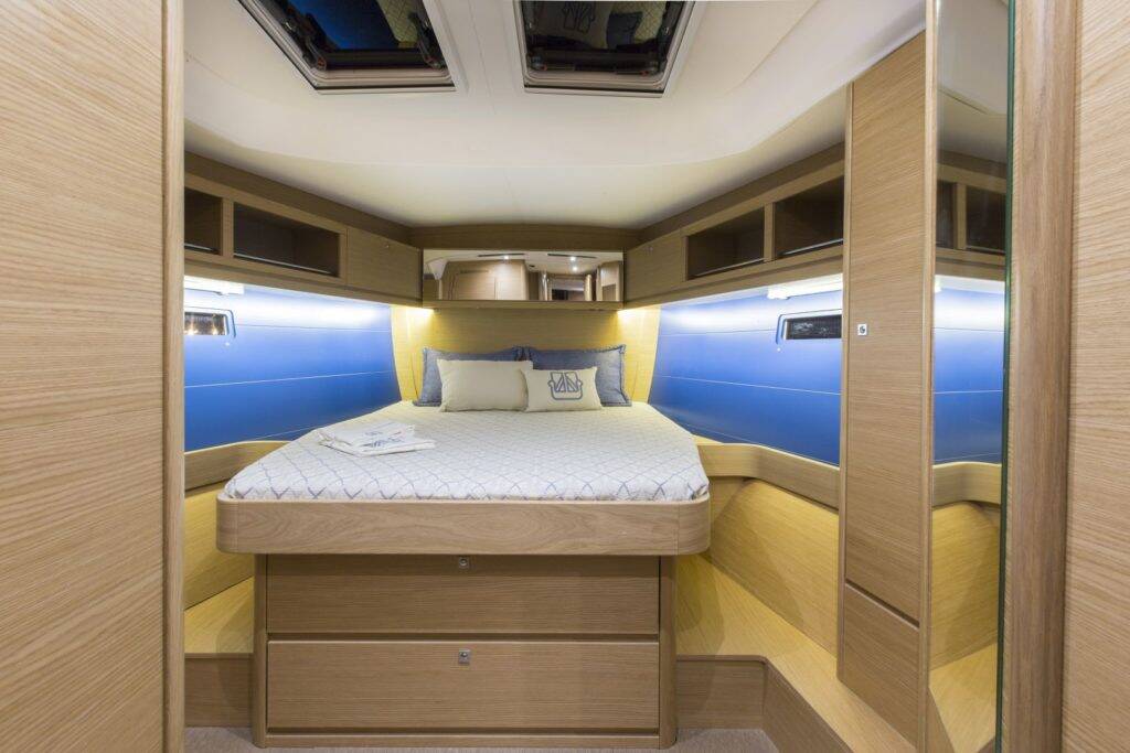 Sailing yacht Dufour 460 GL Kosmopolitan