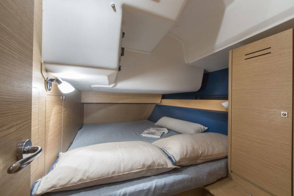 Sailing yacht Dufour 460 GL Kosmopolitan