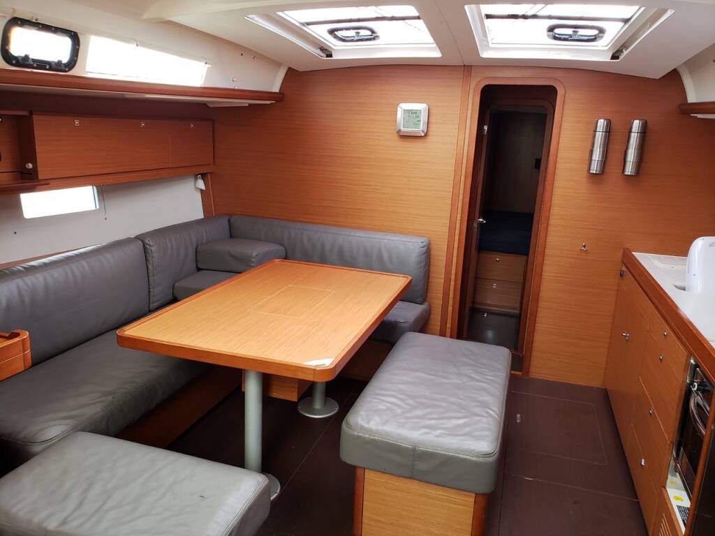 Sailing yacht Dufour 460 GL Catch The Wind