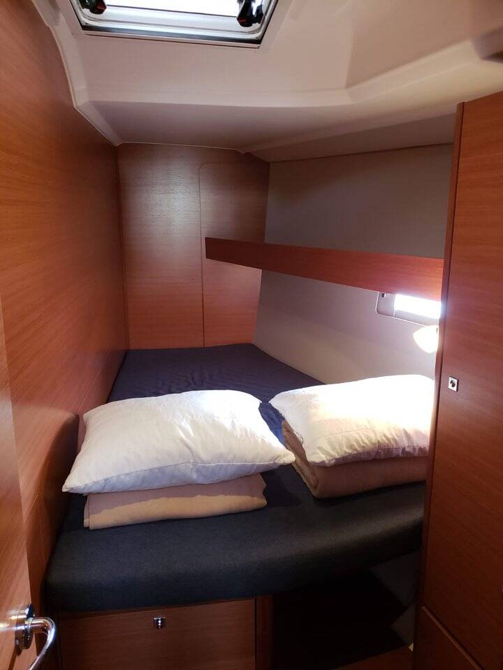 Sailing yacht Dufour 460 GL Catch The Wind