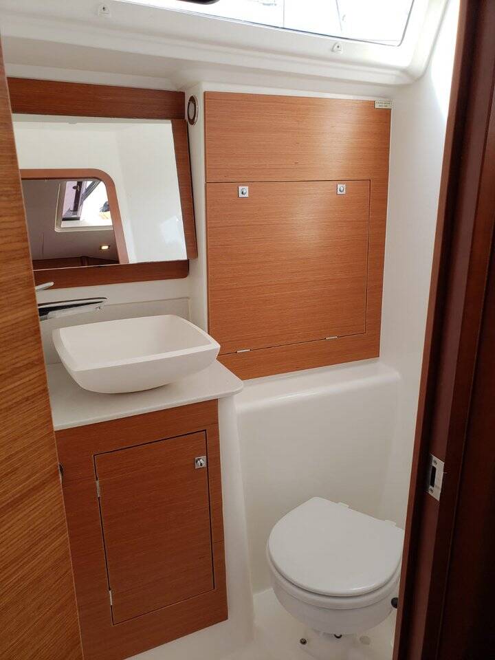 Sailing yacht Dufour 460 GL Catch The Wind