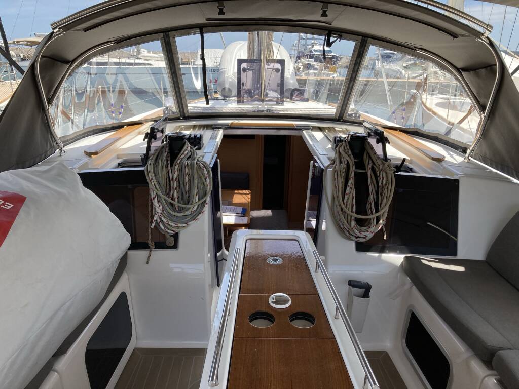 Sailing yacht Dufour 460 GL Abraxan