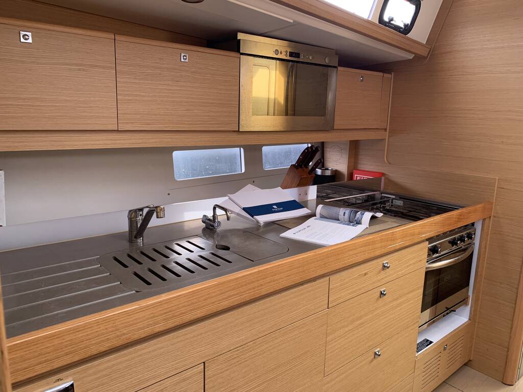 Sailing yacht Dufour 460 GL Abraxan