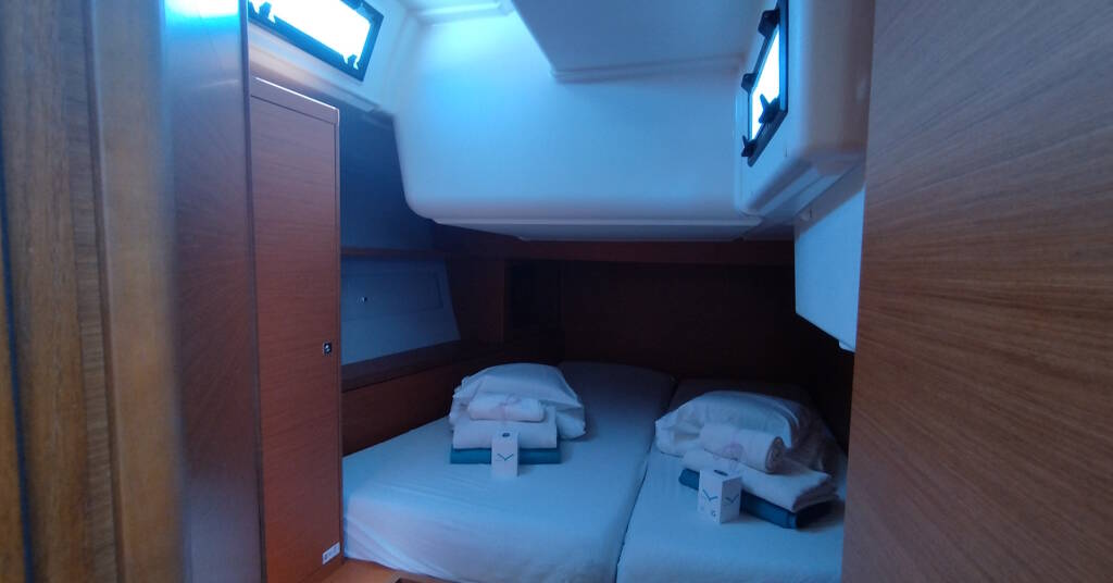 Sailing yacht Dufour 460 GL Abraxan