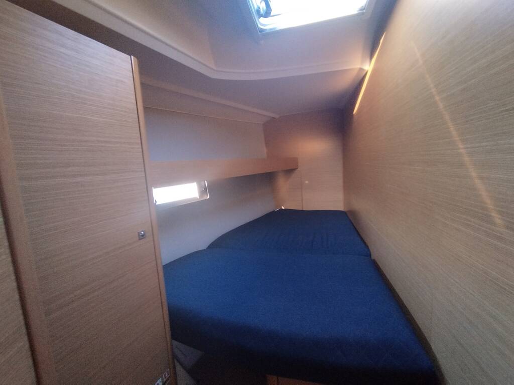 Sailing yacht Dufour 460 GL Abraxan