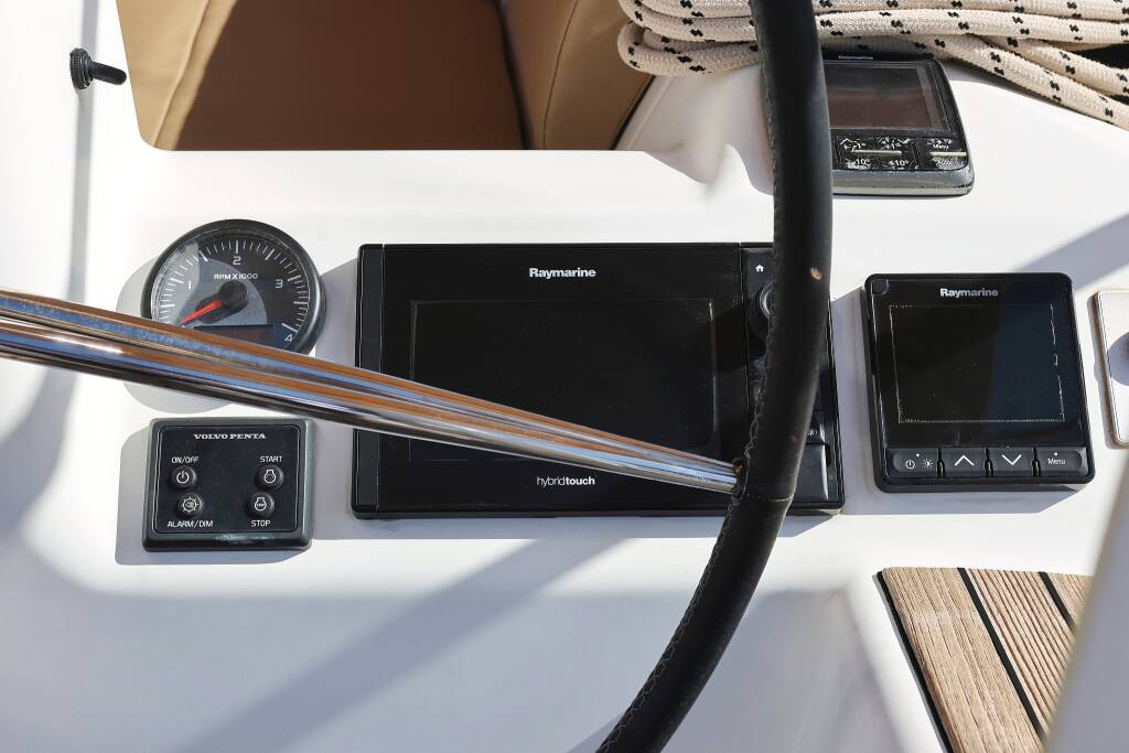 Sailing yacht Dufour 460 GL Siri
