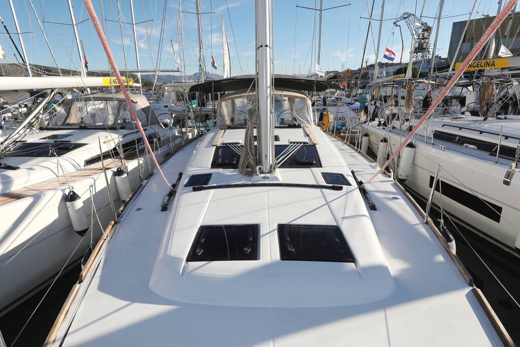 Sailing yacht Dufour 460 GL Horido