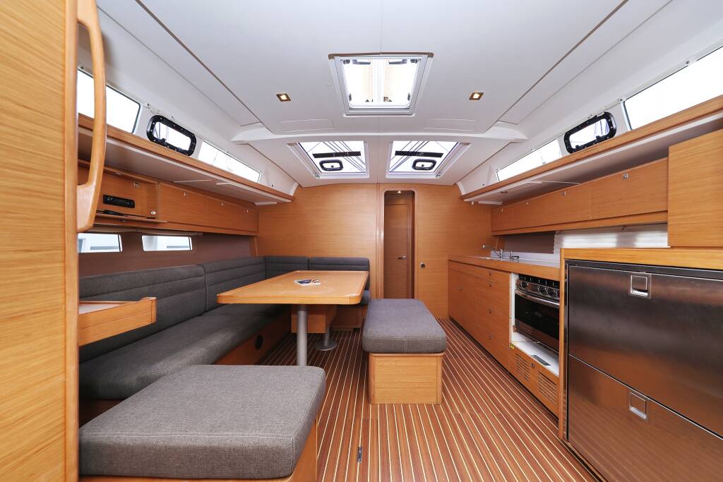Sailing yacht Dufour 460 GL Horido