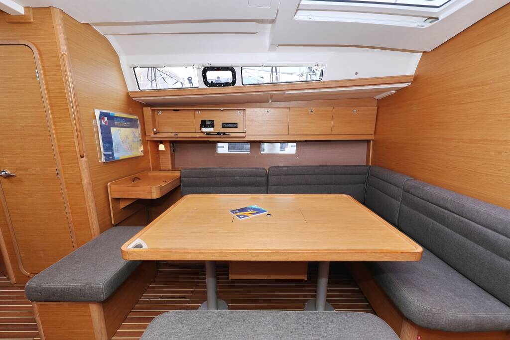 Sailing yacht Dufour 460 GL Horido