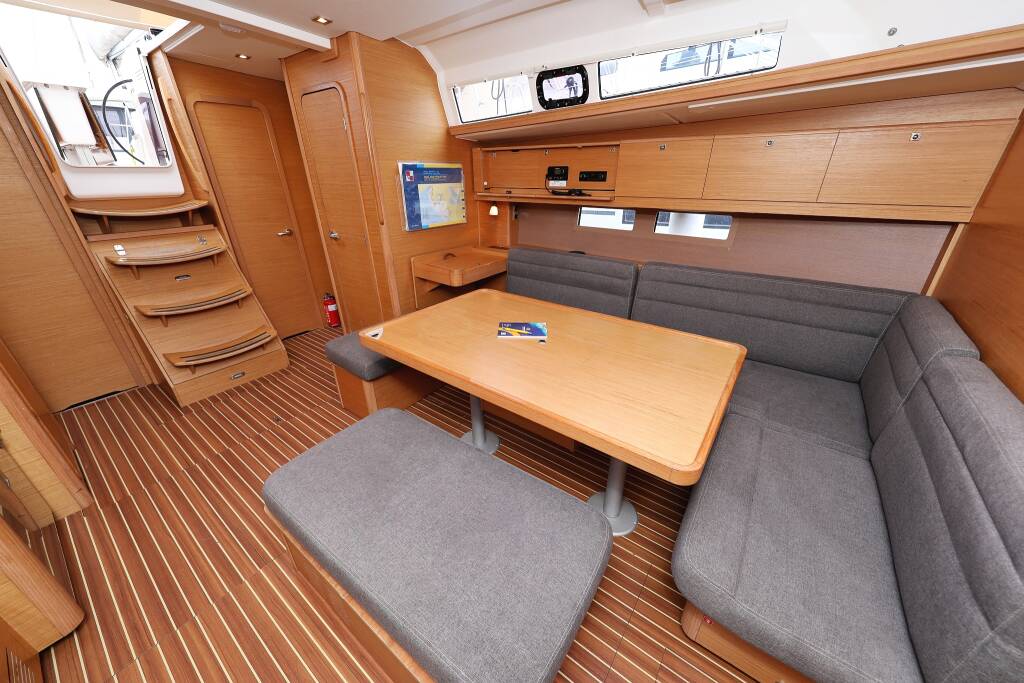 Sailing yacht Dufour 460 GL Horido