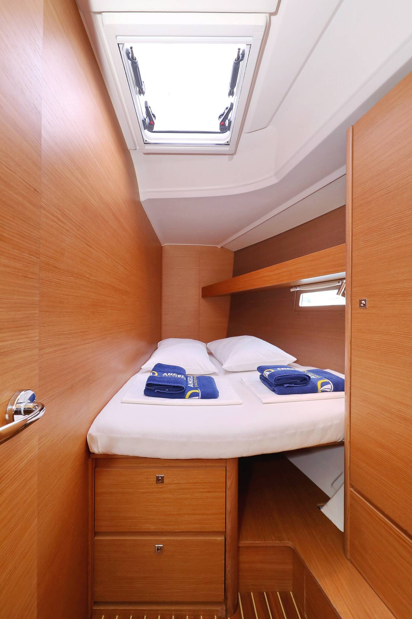 Sailing yacht Dufour 460 GL Horido