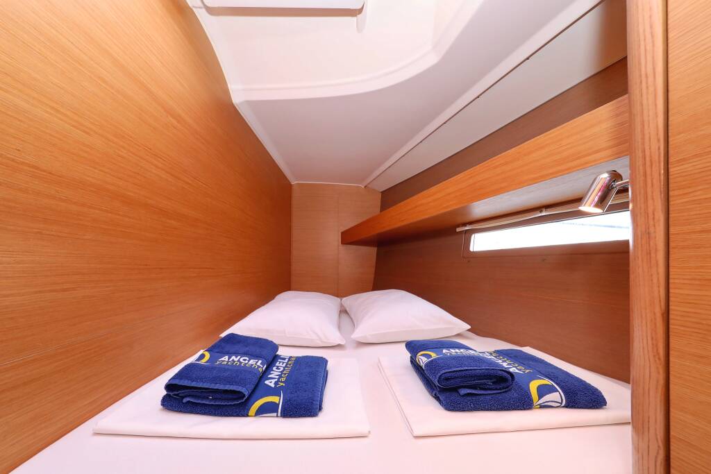 Sailing yacht Dufour 460 GL Horido