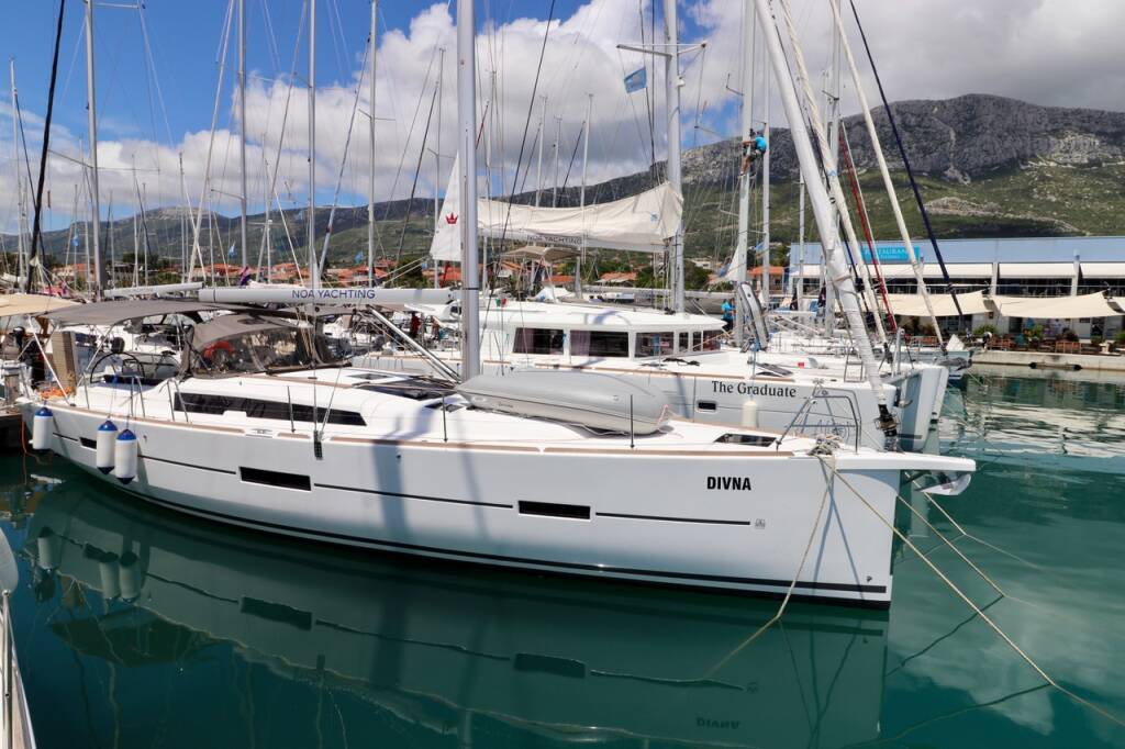 Segelyachten Dufour 460 GL Divna