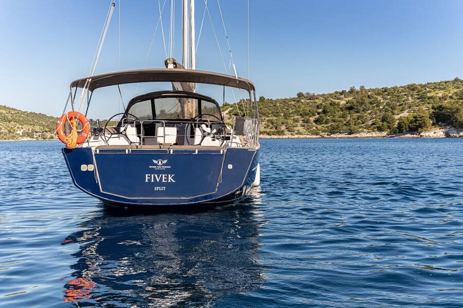 Sailing yacht Dufour 460 GL Fivek