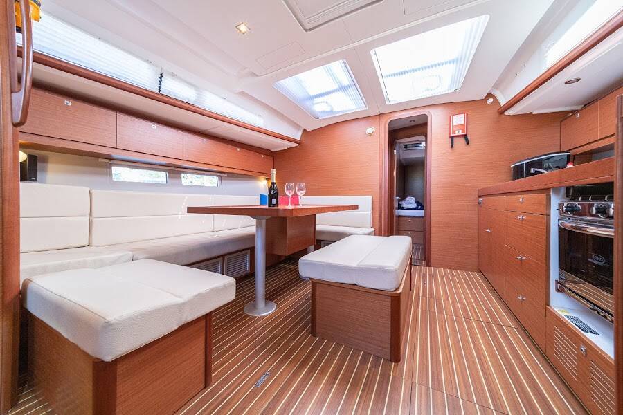 Sailing yacht Dufour 460 GL Fivek