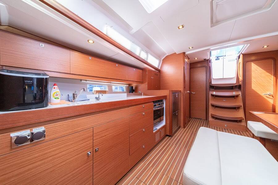 Sailing yacht Dufour 460 GL Fivek
