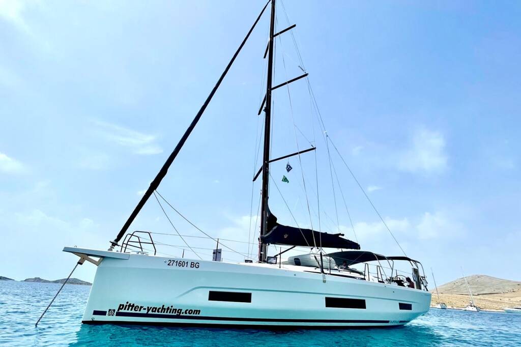 Sailing yacht Dufour 470 performance Easy Eleven