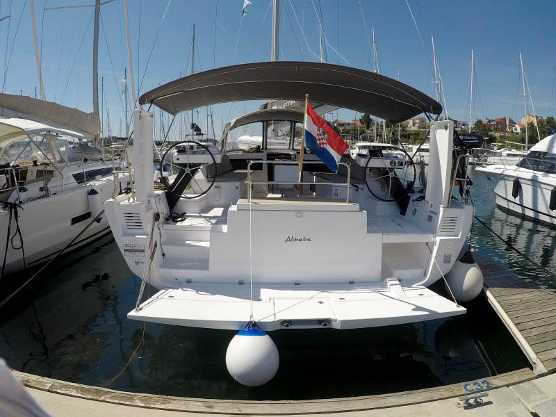 Sailing yacht Dufour 470 Alibaba