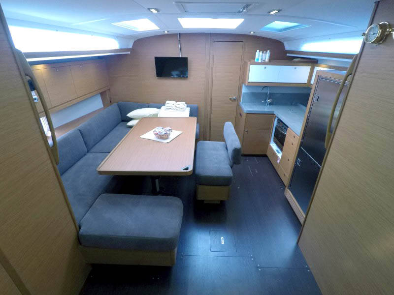 Sailing yacht Dufour 470 Alibaba