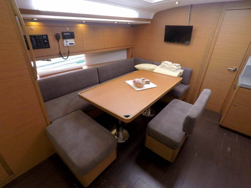Sailing yacht Dufour 470 Alibaba