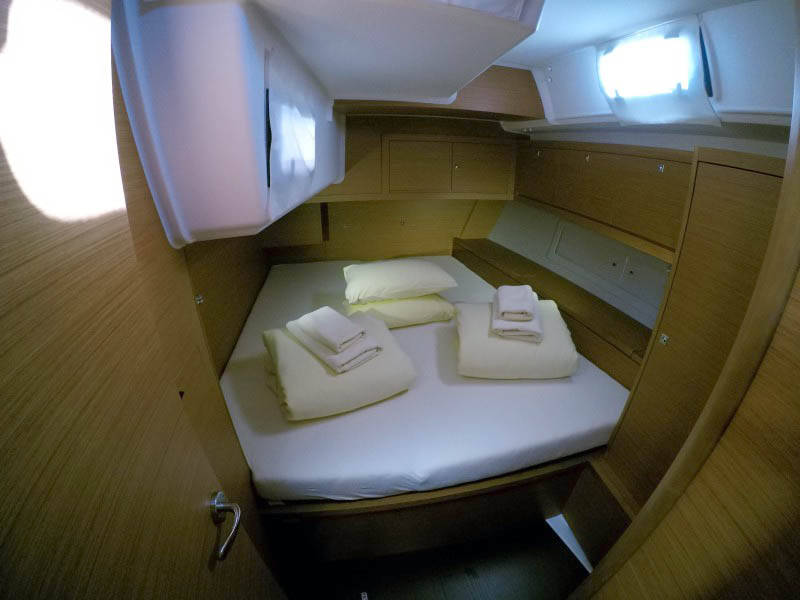 Sailing yacht Dufour 470 Alibaba
