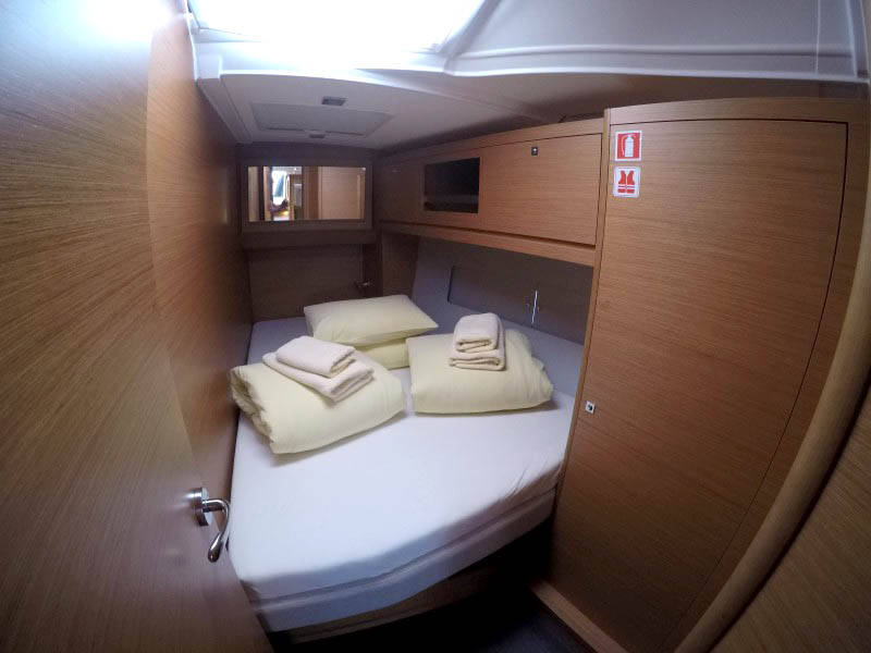 Sailing yacht Dufour 470 Alibaba