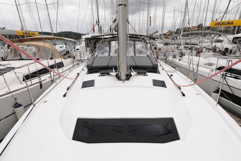 Sailing yacht Dufour 470 Shooting Star