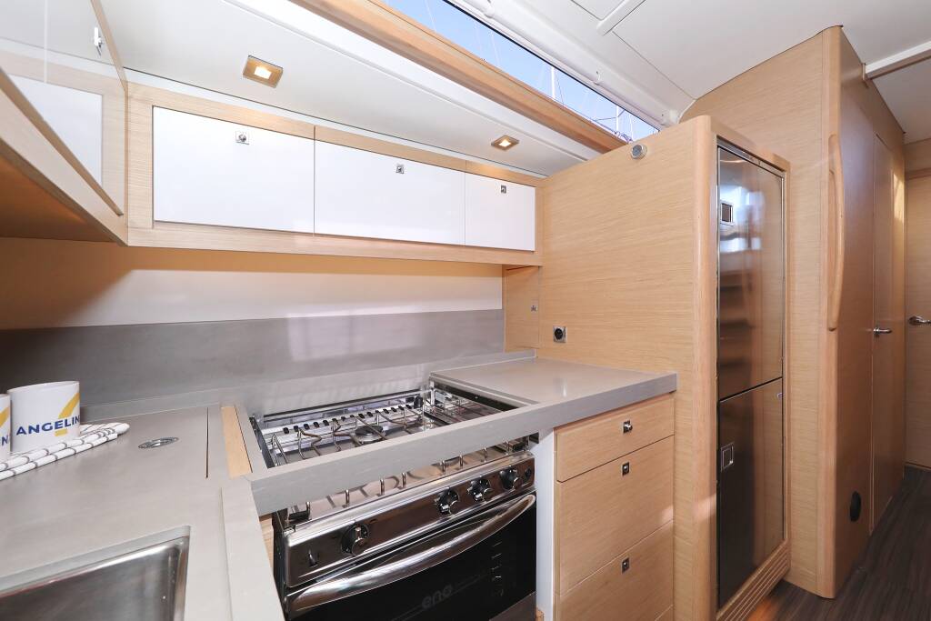 Sailing yacht Dufour 470 Shooting Star