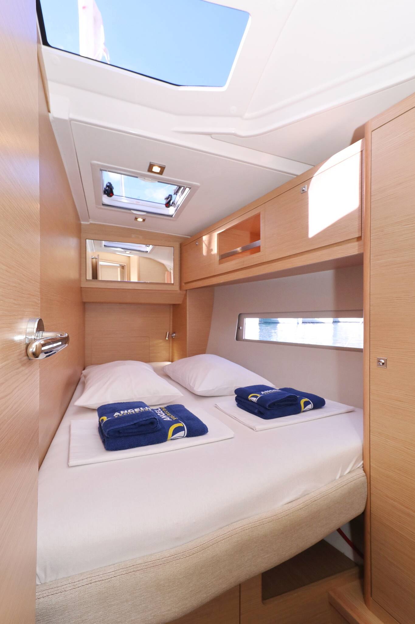 Sailing yacht Dufour 470 Shooting Star