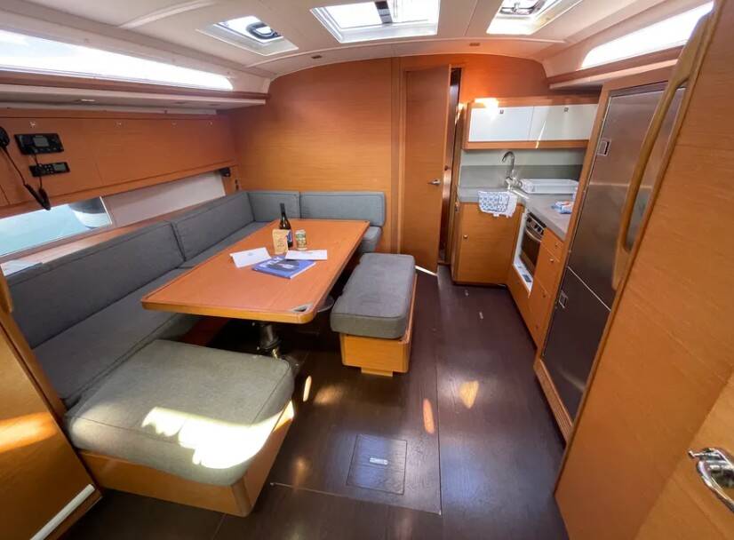 Sailing yacht Dufour 470 Optasia