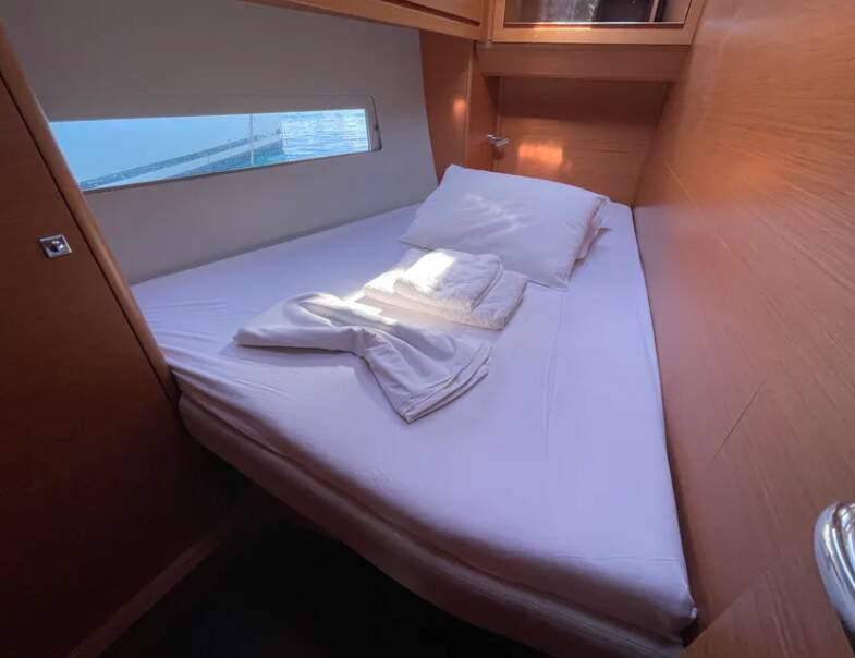 Sailing yacht Dufour 470 Optasia