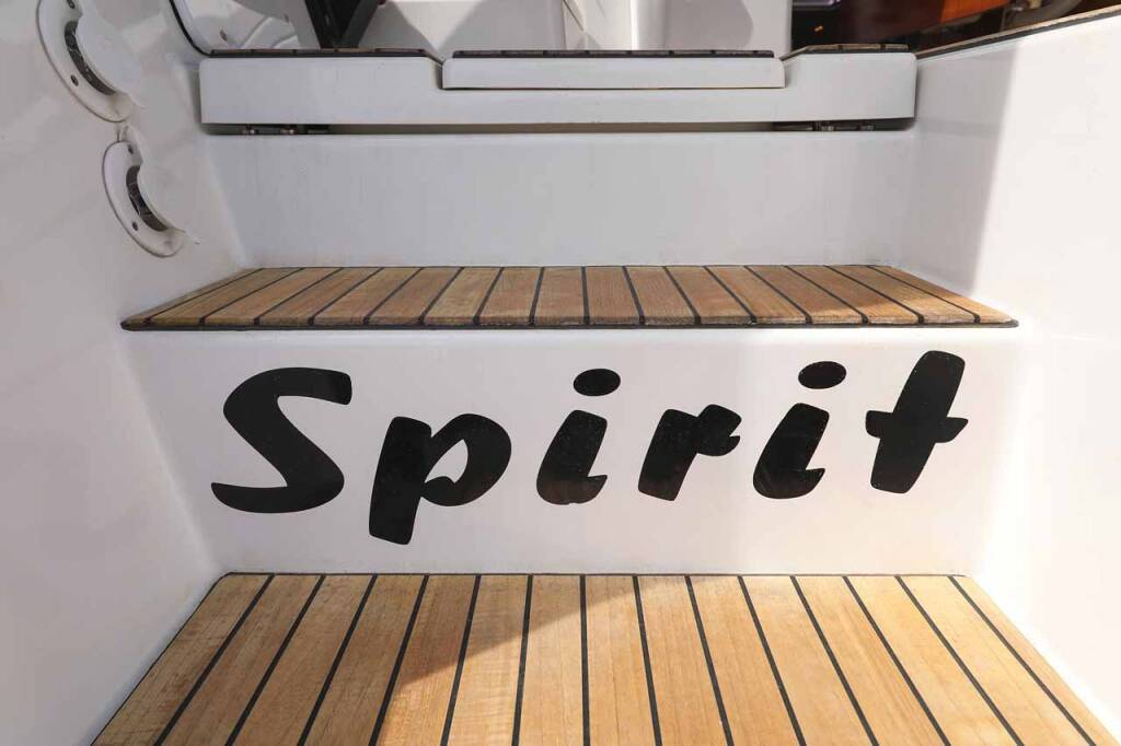 Sailing yacht Dufour 470 Spirit