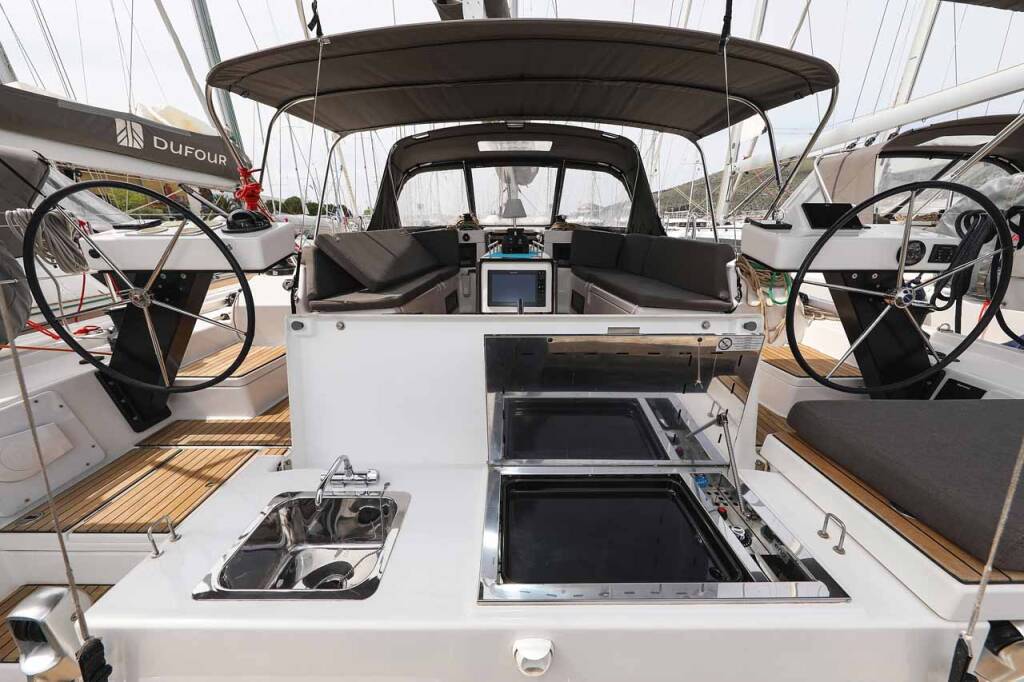 Sailing yacht Dufour 470 Spirit