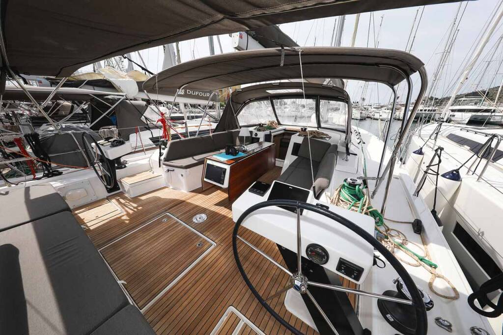 Sailing yacht Dufour 470 Spirit