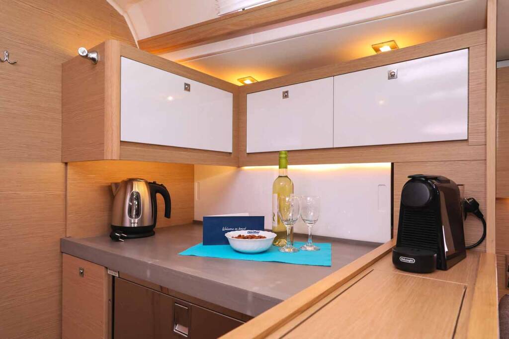 Sailing yacht Dufour 470 Spirit
